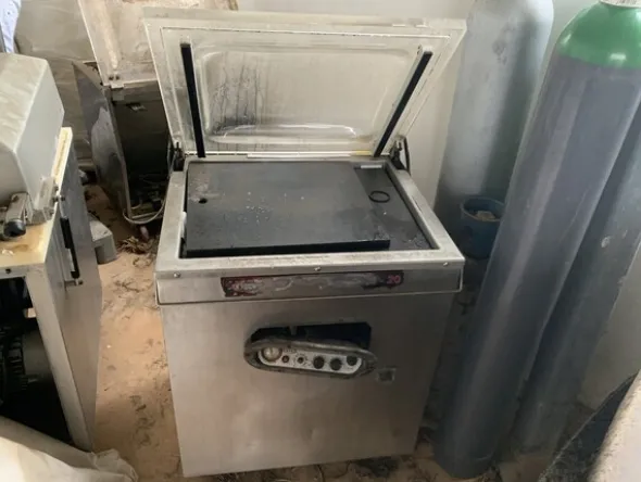 1#7648 Macchinari produzione di prodotti caseari e autocarri