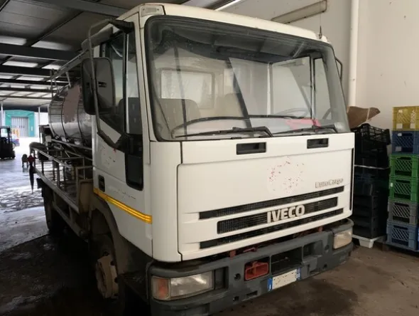 1#7648 Macchinari produzione di prodotti caseari e autocarri