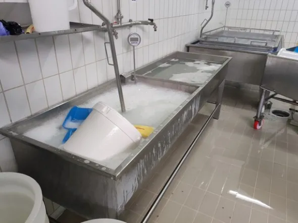 1#7648 Macchinari produzione di prodotti caseari e autocarri