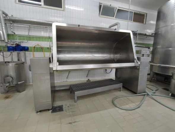 1#7648 Macchinari produzione di prodotti caseari e autocarri