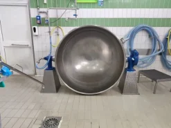 1#7648 Macchinari produzione di prodotti caseari e autocarri
