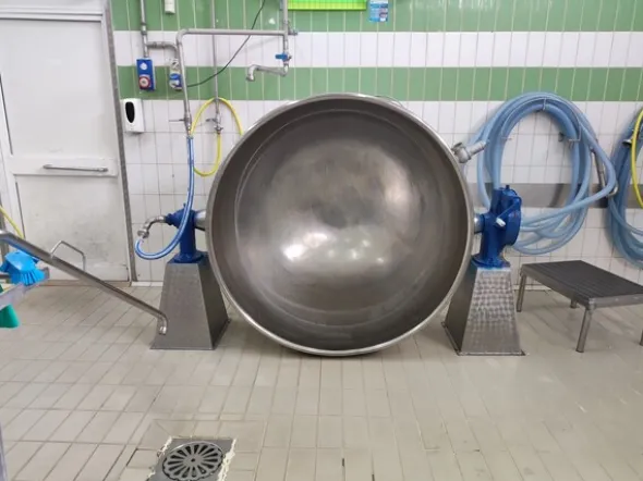 1#7648 Macchinari produzione di prodotti caseari e autocarri