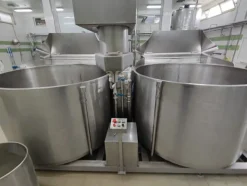 1#7648 Macchinari produzione di prodotti caseari e autocarri