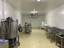 1#7648 Macchinari produzione di prodotti caseari e autocarri