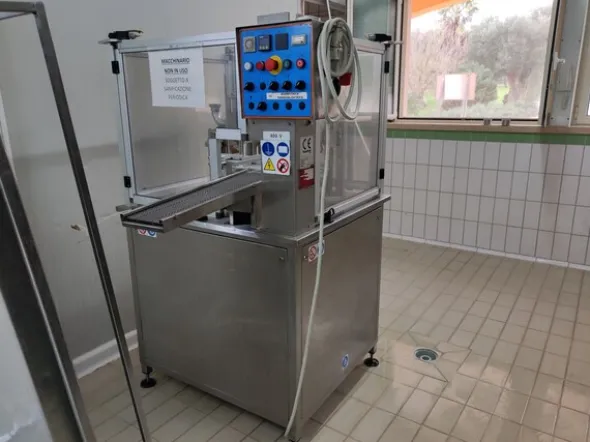 1#7648 Macchinari produzione di prodotti caseari e autocarri