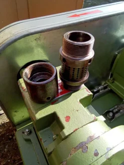 MACCHINA SPREMITURA SEMI - PRESSA A VITE