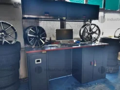 3#9643 Macchine, attrezzature per gommista e officina e Rimanenze di magazzino pneumatici
