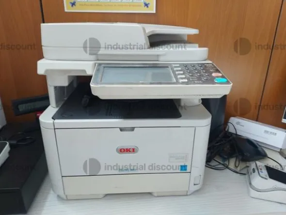 3#9643 Macchine, attrezzature per gommista e officina e Rimanenze di magazzino pneumatici
