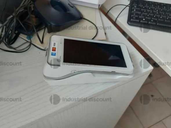 3#9643 Macchine, attrezzature per gommista e officina e Rimanenze di magazzino pneumatici