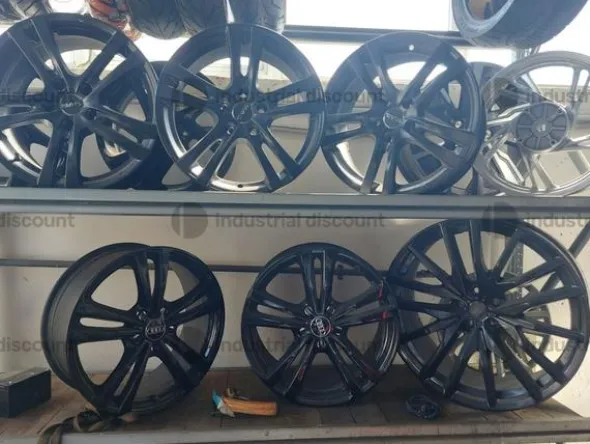 3#9643 Macchine, attrezzature per gommista e officina e Rimanenze di magazzino pneumatici