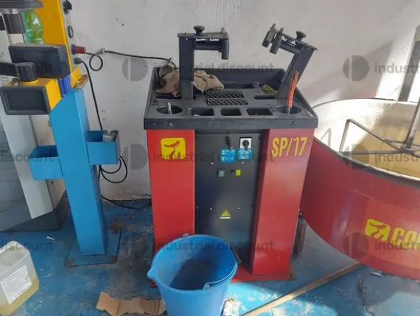 3#9643 Macchine, attrezzature per gommista e officina e Rimanenze di magazzino pneumatici