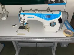 1#8393 Macchine da cucire e attrezzatura per confezionamento