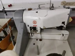 6#7030 Macchine da cucire e confezionare