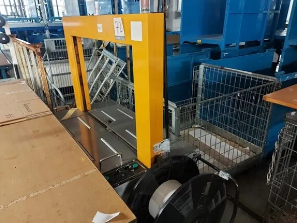 13#7345 Macchine da cucire ed attrezzature varie