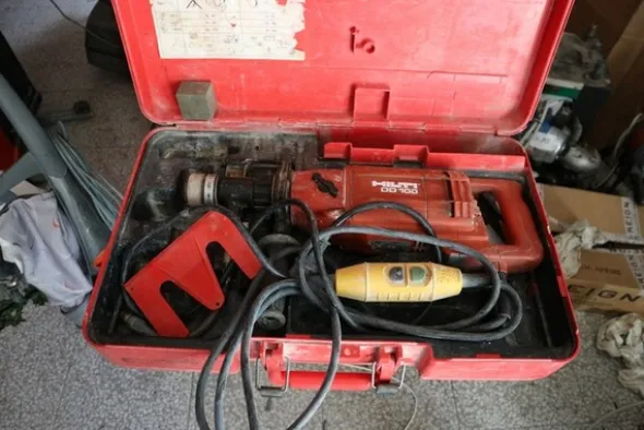 13#7345 Macchine da cucire ed attrezzature varie