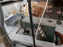 4#7624 Macchine da cucire e tavoli da stiro
