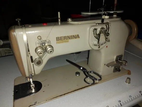 4#5828 Macchine da cucire Pfaff e Bernina