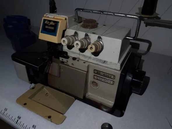 4#5828 Macchine da cucire Pfaff e Bernina