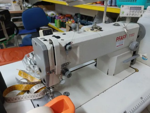 3#8597 Macchine da cucire Pfaff e Juki