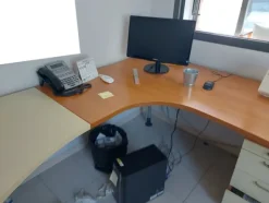 32#7925 Macchine elettroniche e arredo uffici