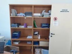 32#7925 Macchine elettroniche e arredo uffici