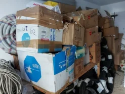 3#12020 Macchine per aspirazione solventi, apparecchiature di vario genere con ricambi e blocco arredi