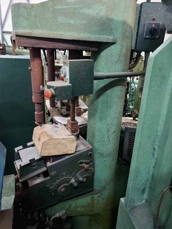 43#7419 Macchine per calzatura e pelletteria
