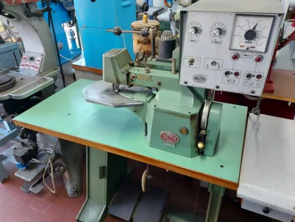 2#7419 Macchine per cucire e per pelletteria