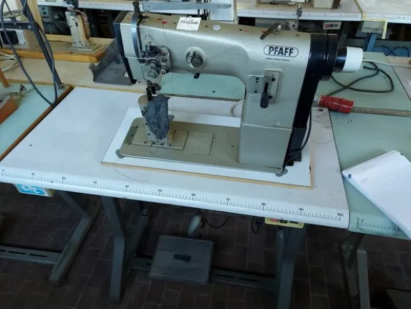 2#7419 Macchine per cucire e per pelletteria