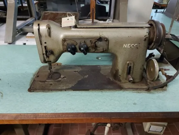 18#7419 Macchine per cucire e per pelletteria