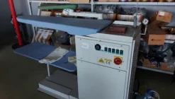 11#7345 Macchine per cucire e tavoli da stiro