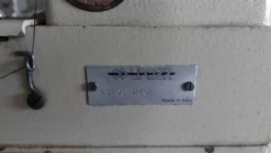 11#7345 Macchine per cucire e tavoli da stiro