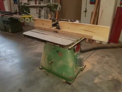 23#5191 Macchine per la lavorazione degli infissi in legno da rottamare.