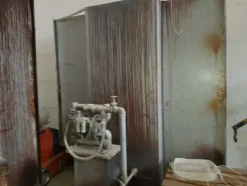 23#5191 Macchine per la lavorazione degli infissi in legno da rottamare.