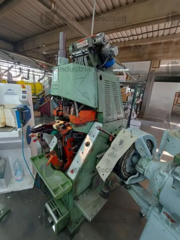 32#8561 Macchine per lavorazioni calzaturiere