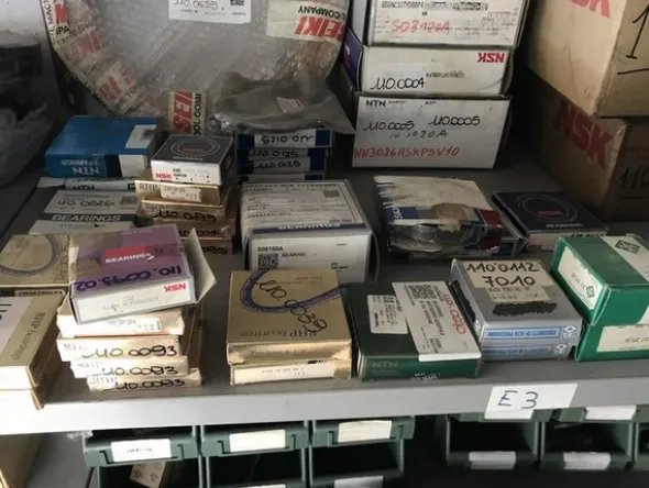 13#4997 Magazzino componenti e ricambi macchine utensili