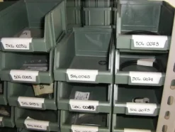 13#4997 Magazzino componenti e ricambi macchine utensili