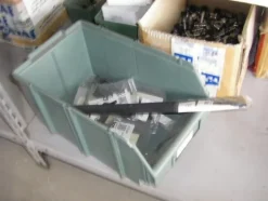 13#4997 Magazzino componenti e ricambi macchine utensili