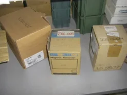 13#4997 Magazzino componenti e ricambi macchine utensili