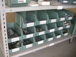 13#4997 Magazzino componenti e ricambi macchine utensili