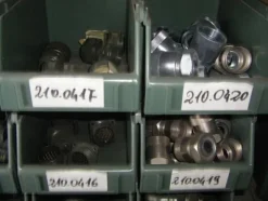 13#4997 Magazzino componenti e ricambi macchine utensili