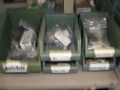 13#4997 Magazzino componenti e ricambi macchine utensili