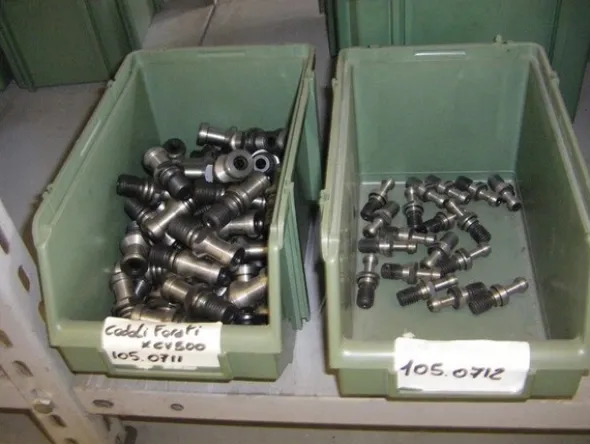 13#4997 Magazzino componenti e ricambi macchine utensili