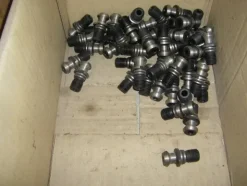 13#4997 Magazzino componenti e ricambi macchine utensili