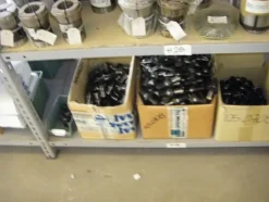 13#4997 Magazzino componenti e ricambi macchine utensili