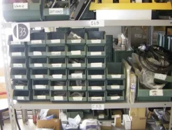 13#4997 Magazzino componenti e ricambi macchine utensili