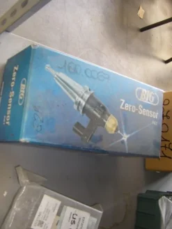 13#4997 Magazzino componenti e ricambi macchine utensili
