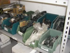 13#4997 Magazzino componenti e ricambi macchine utensili