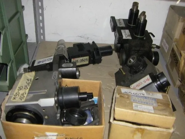 13#4997 Magazzino componenti e ricambi macchine utensili