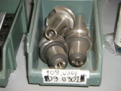 13#4997 Magazzino componenti e ricambi macchine utensili